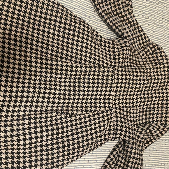 Women’s Houndstooth Coat - Picture 6 of 7